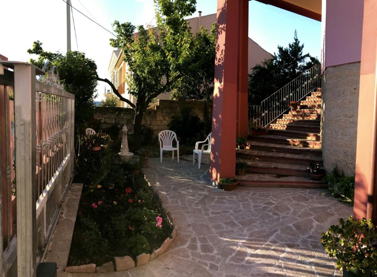 Bed and Breakfast Casa Andreana Ури Экстерьер фото